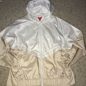 L Nike Windbreaker